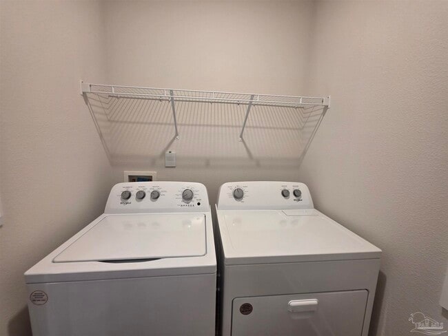 Building Photo - 5839 Sargassum Ln