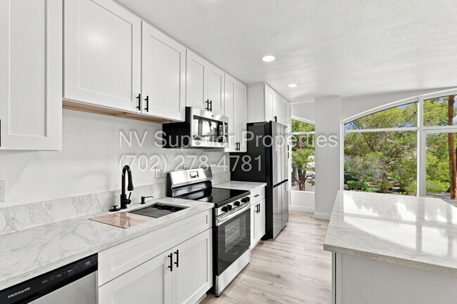 Building Photo - 3111 Bel Air Dr