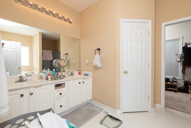 Building Photo - 14230 Spyglass Hill Cir