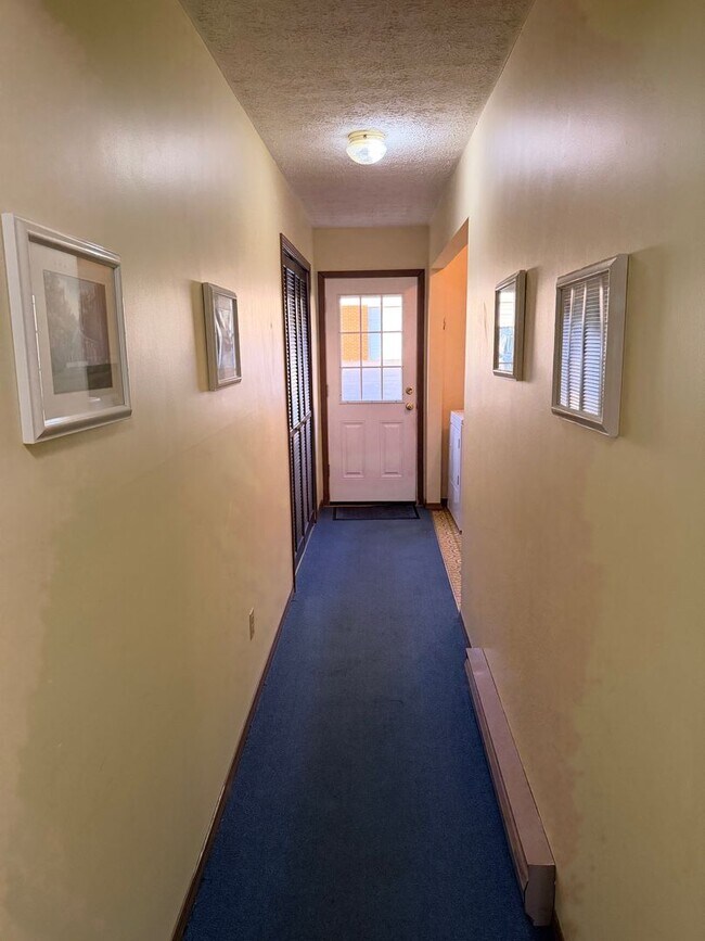 Building Photo - 806 Kentwood Dr