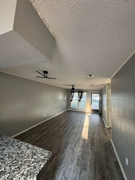 Building Photo - 2304 Westchester Dr