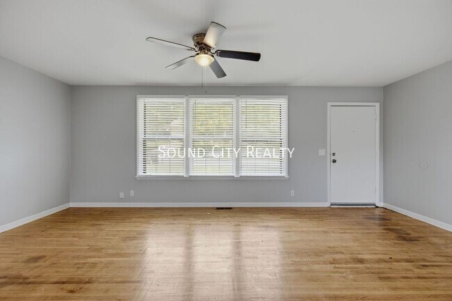 Building Photo - 309 Cathy Jo Dr