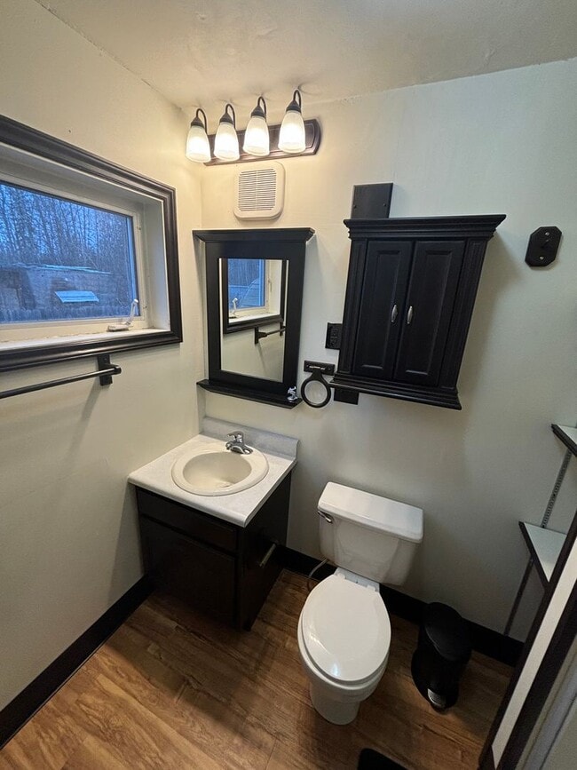 Building Photo - All utilities included 1 bedroom furnished unit / Located in North Pole AK / No pets