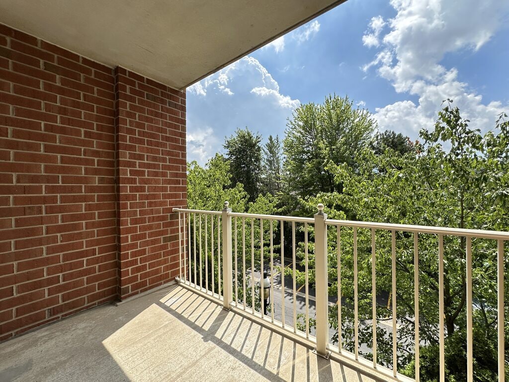 Building Photo - 2 Itasca Place