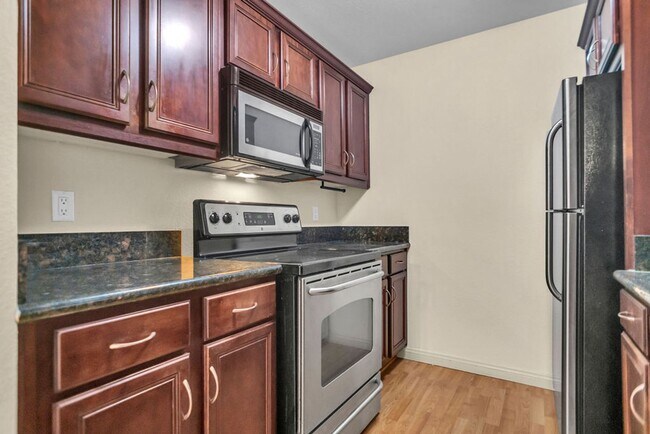 Building Photo - Great 2/1 condo close to SDSU and Colina Del Sol Park!