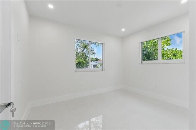 Building Photo - 7860 SW 158th Terrace