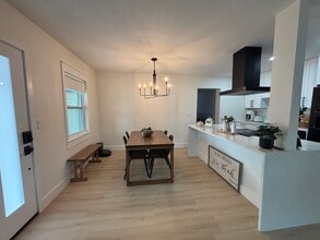 Building Photo - 8003 Somerset Ln