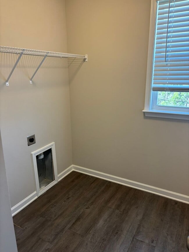 Building Photo - Welcome Home! Located in Lexington Hill Subdivision