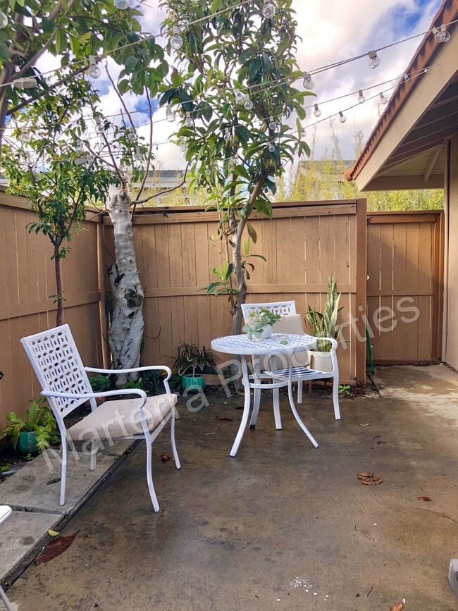 Building Photo - Town Home With Resort Style Amenities