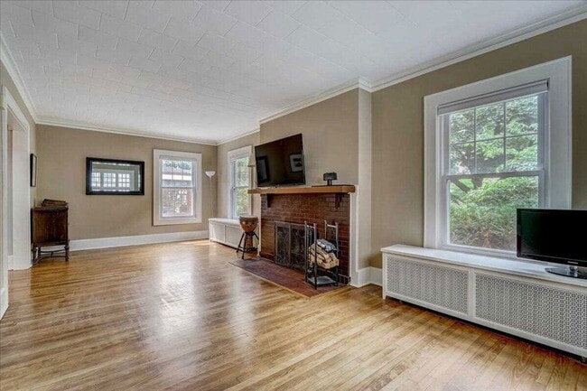 Primary Photo - 3028 N Murray Ave