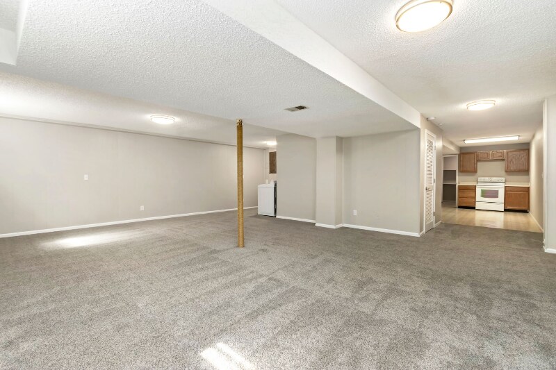 Building Photo - 4230 Cape Cod Cir