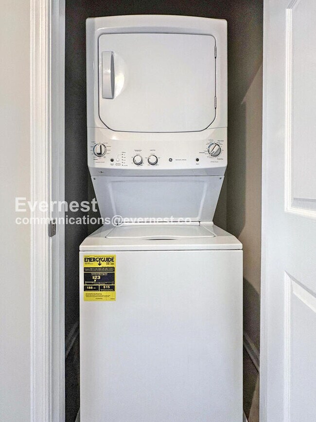 Building Photo - 7113 Rowlock Aly