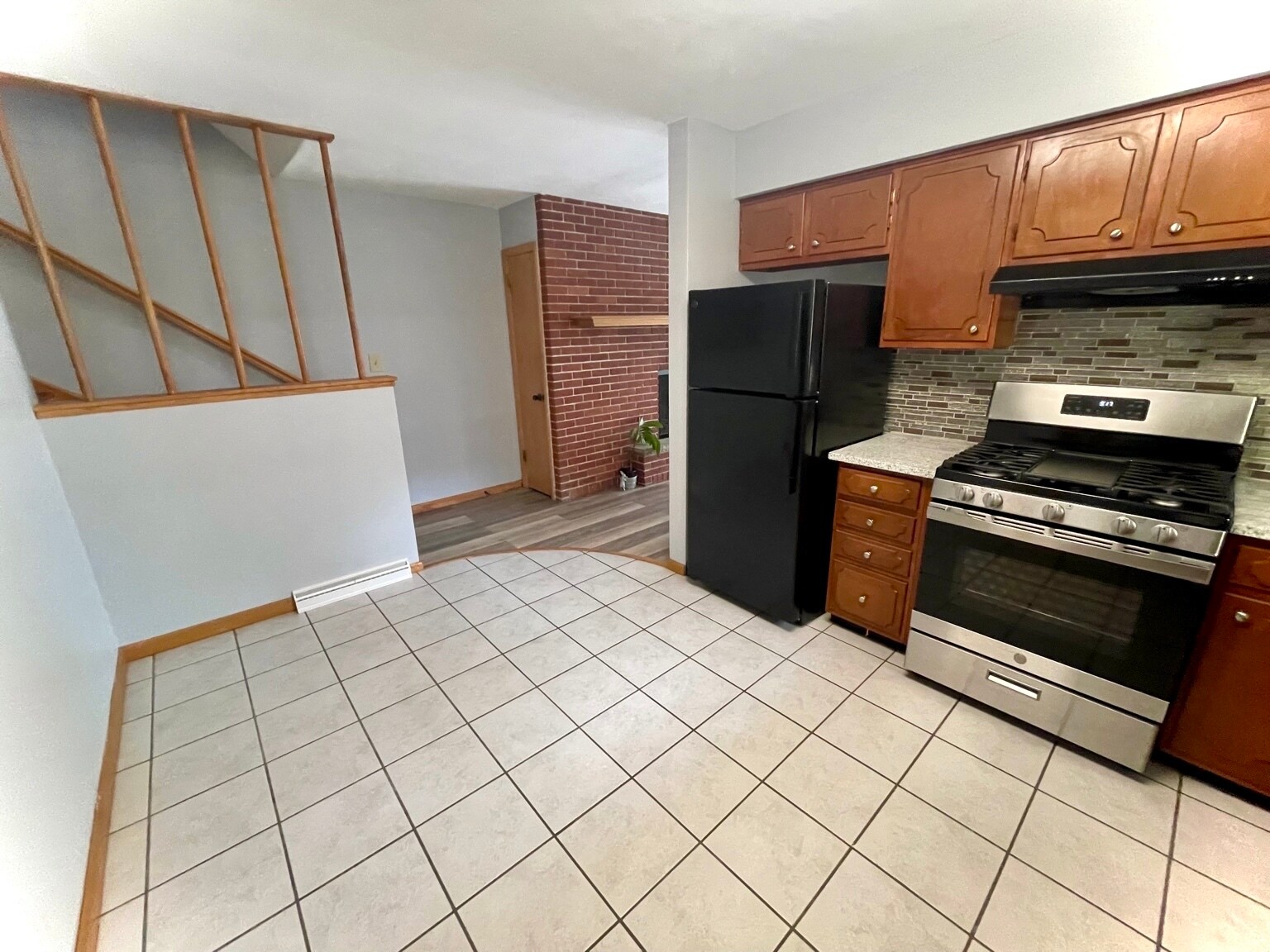 Building Photo - 716 Medford Dr
