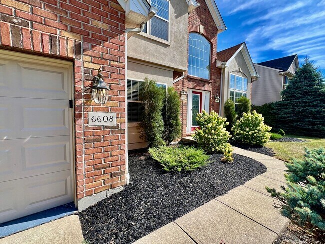 Building Photo - 6608 Rosemont Ln