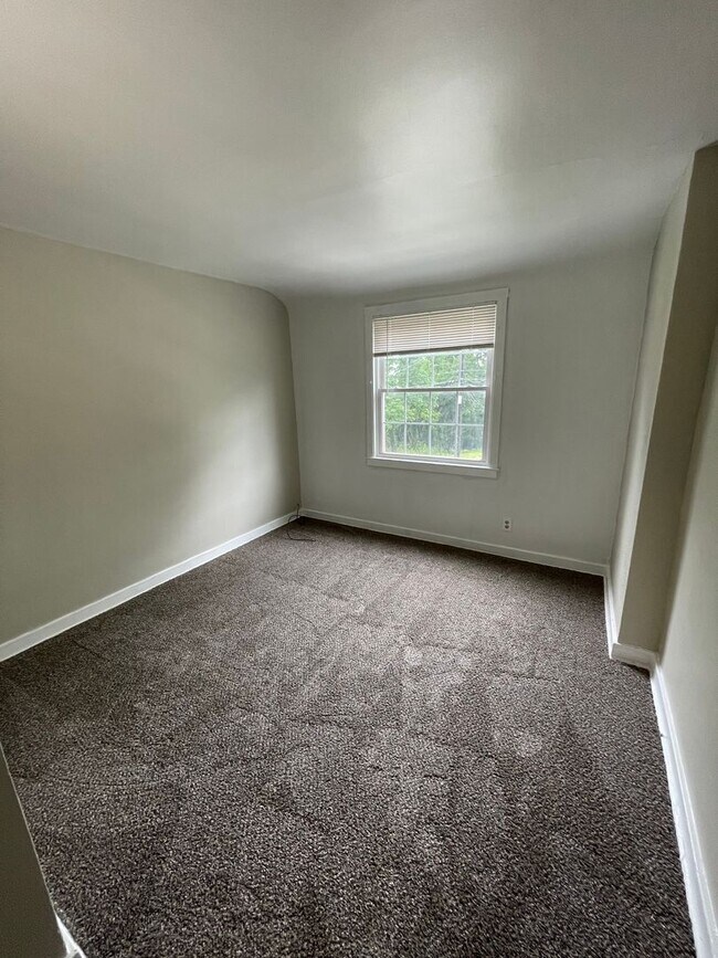 Building Photo - 422-426 Cedar Drive