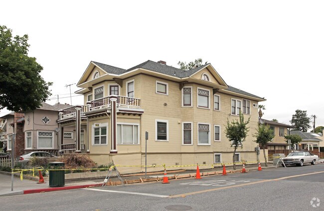 Primary Photo - 106 N 5th St