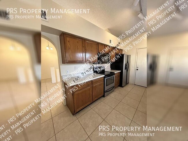 Building Photo - Single Story Phoenix Home Available Februa...