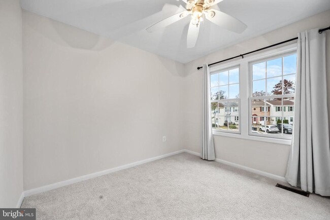 Building Photo - 2921 Lexington Ct