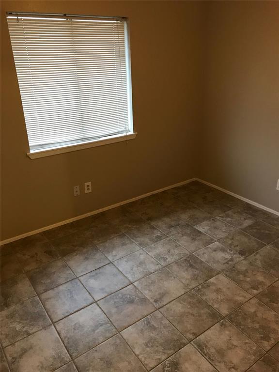 Building Photo - 2431 Autumn Springs Ln