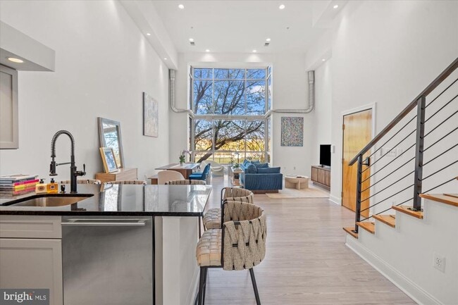 Building Photo - 1610 11th St NW