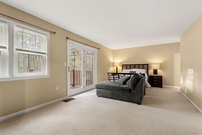 Building Photo - 168 Upton St