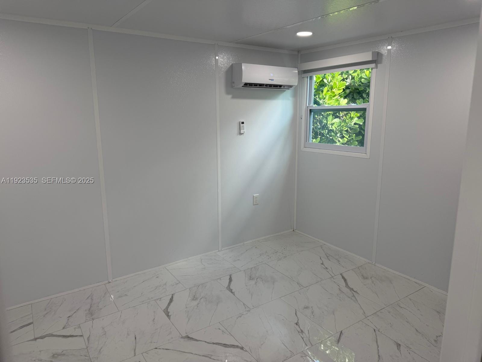 Building Photo - 30705 SW 194th Ave