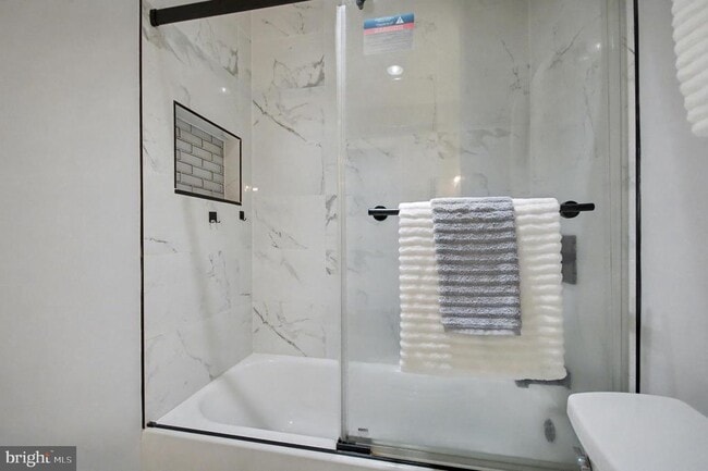 Building Photo - 1729 Dana St