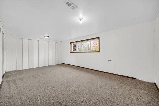 Building Photo - 7305 W 75th St