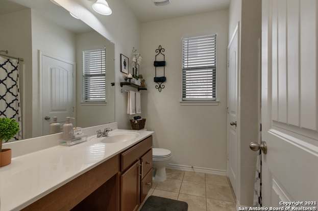 Building Photo - 682 Pond Springs