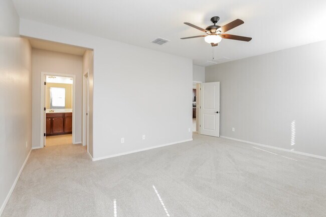 Building Photo - 16636 W Jenan Dr