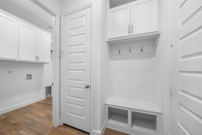 Building Photo - 706 Carina Gaze Ct
