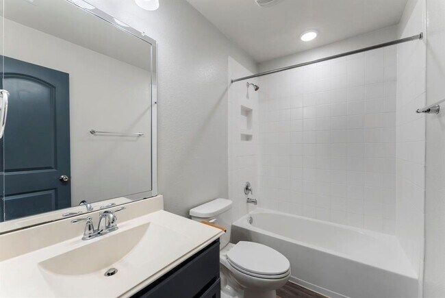 Building Photo - 24331 Ravenna Landing Loop