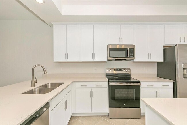 Building Photo - 12320 Wellen Golf St