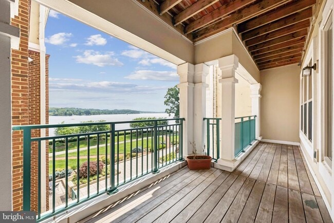 Building Photo - 440 Belmont Bay Dr