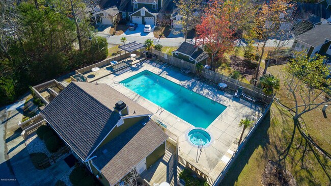 Building Photo - 504 Cedarwood Village