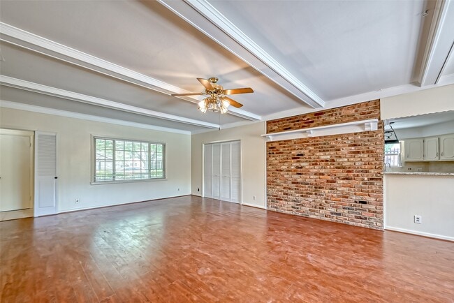 Building Photo - 918 Wycliffe Dr