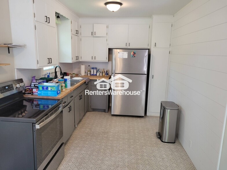 Building Photo - 738 Belwood Dr