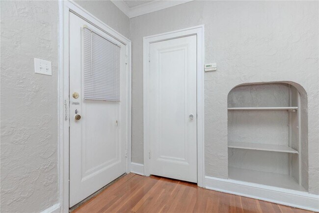 Building Photo - 7234 Amherst Ave