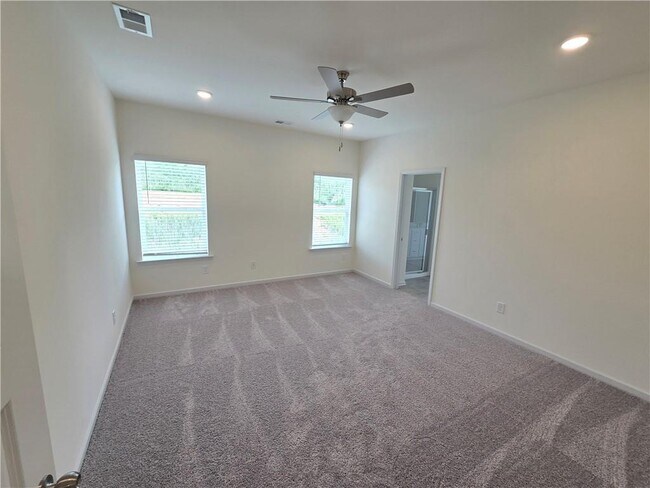 Building Photo - 142 Hadley Wy
