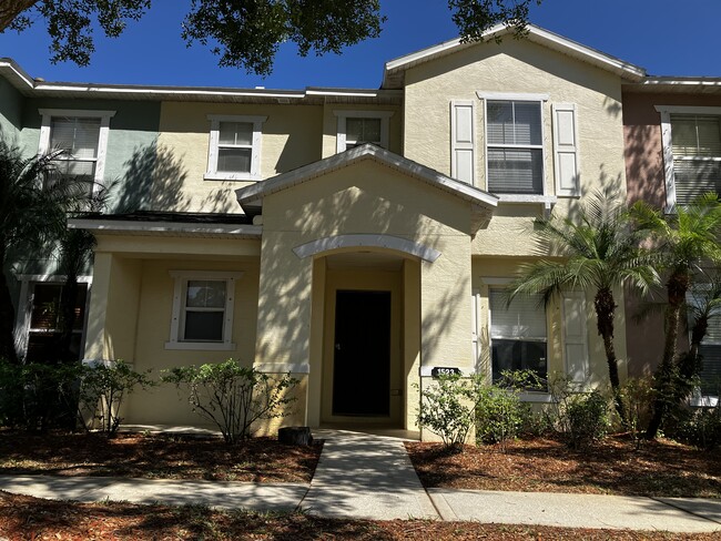 Building Photo - 1523 Par Ct