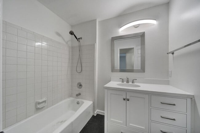 Building Photo - Charming Matthews Home for Rent!