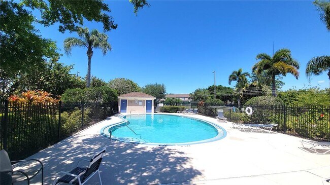 Building Photo - 6235 Bayside Key Dr