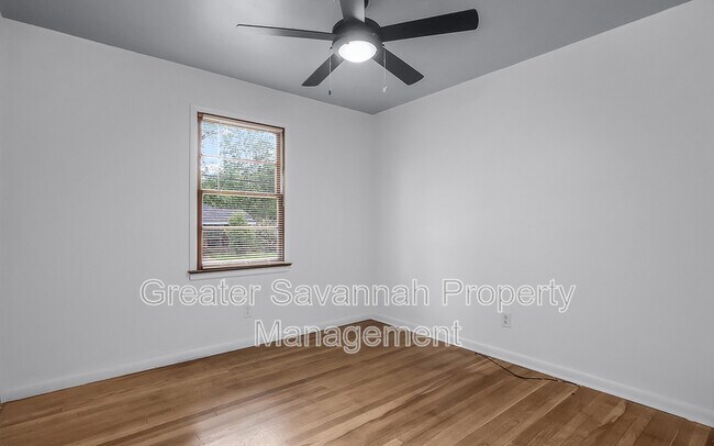 Building Photo - 1401 E 33rd St