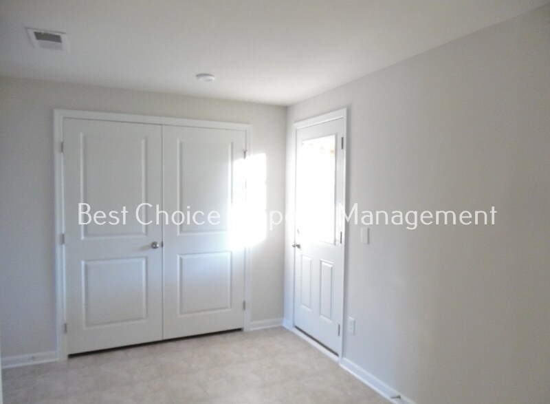 Building Photo - 404 Brookshade Way