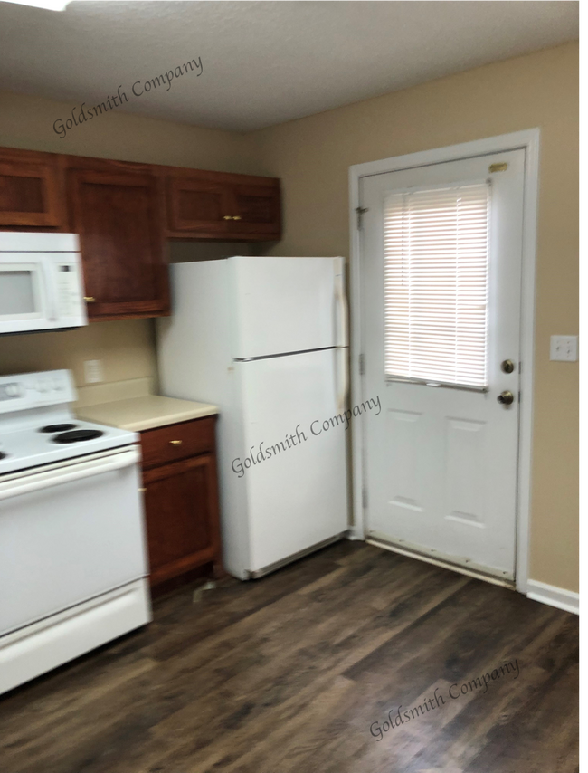 Building Photo - "3-Bed Duplex with 2 Full Baths at 209-A Springfield Circle, Easley!"