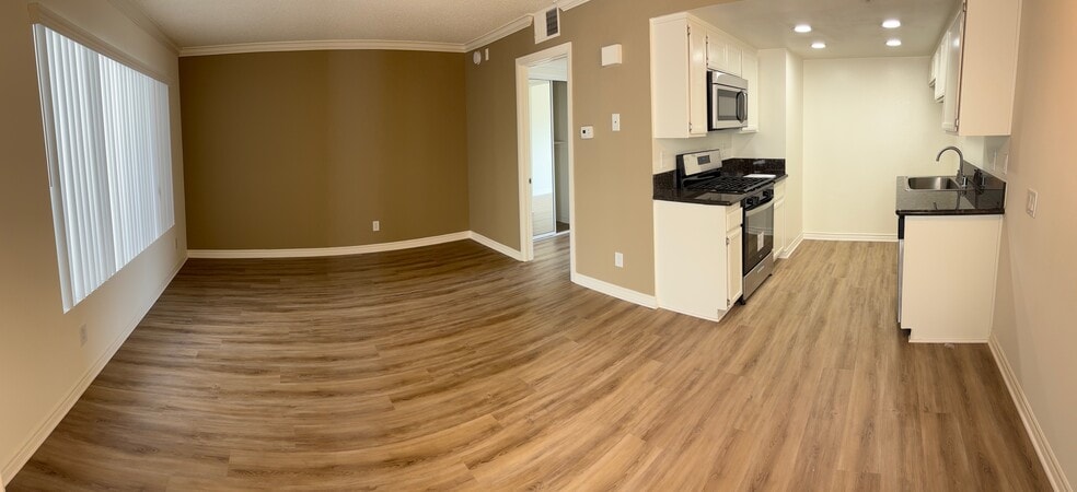 ENTRY - The Newporter Apartments