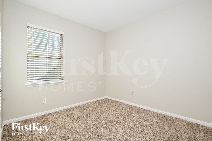 Building Photo - 14237 Stallion Ridge Dr