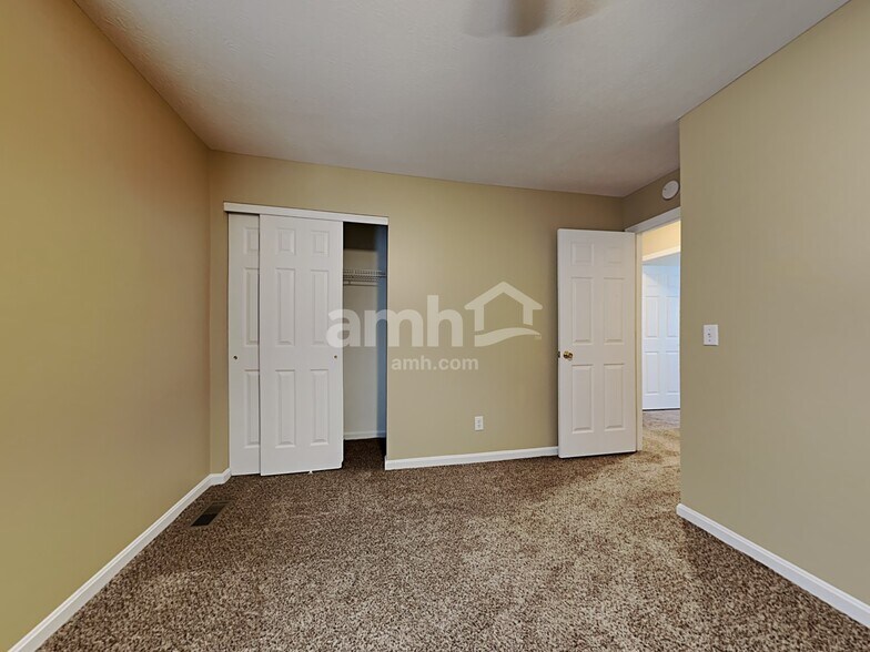 Building Photo - 618 Fox Chase Way