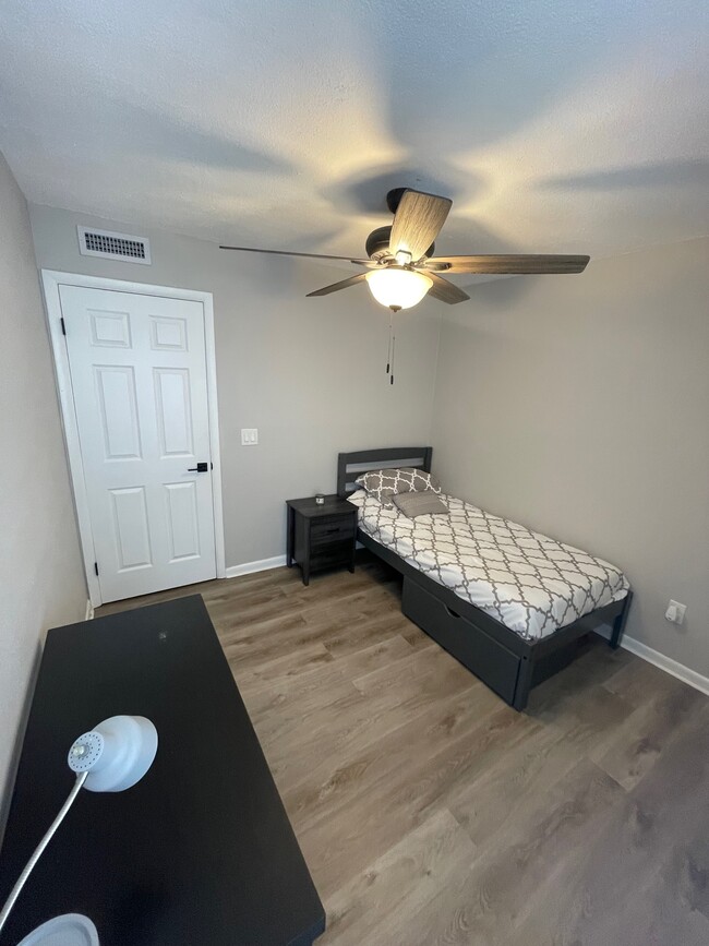 Guest Room - 4813 Puritan Cir