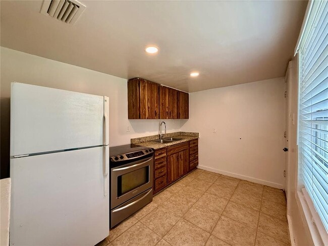 Building Photo - 1405 40th St